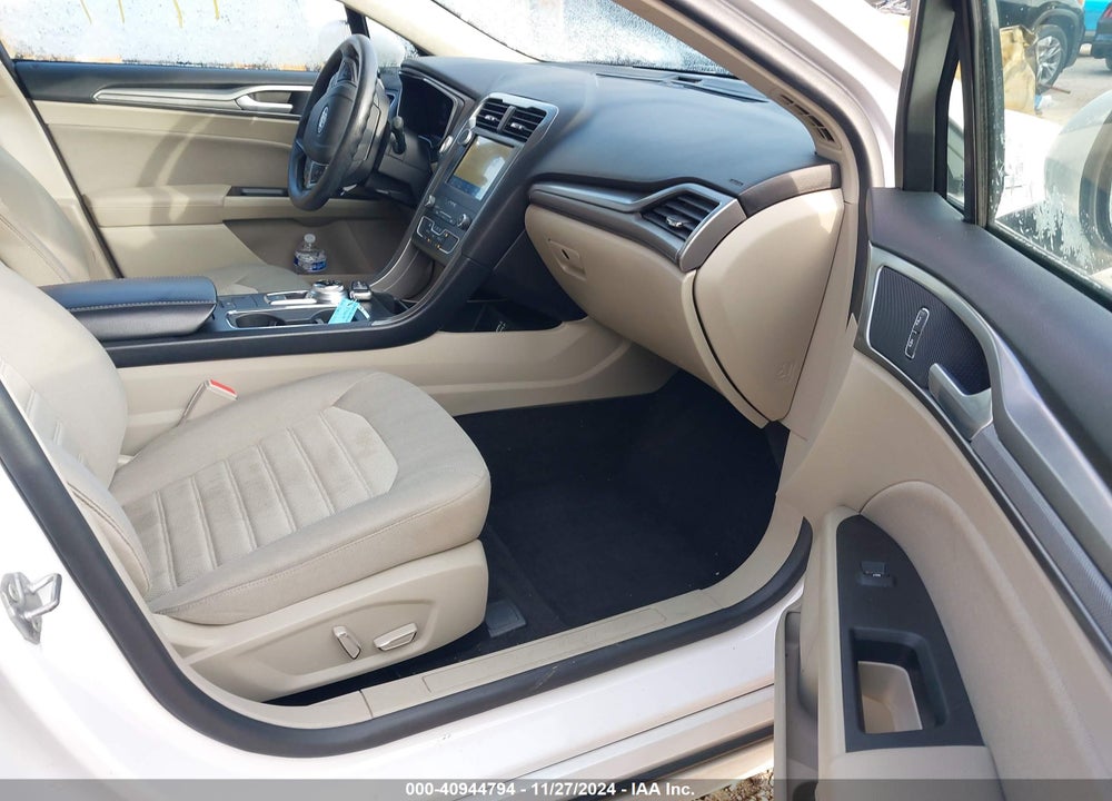2019 FORD FUSION SE VIN: 3FA6P0HD0KR230241