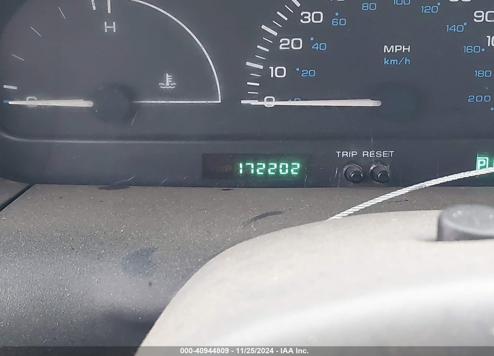 2000 DODGE CARAVAN VIN: 2B4GP25R8YR733330