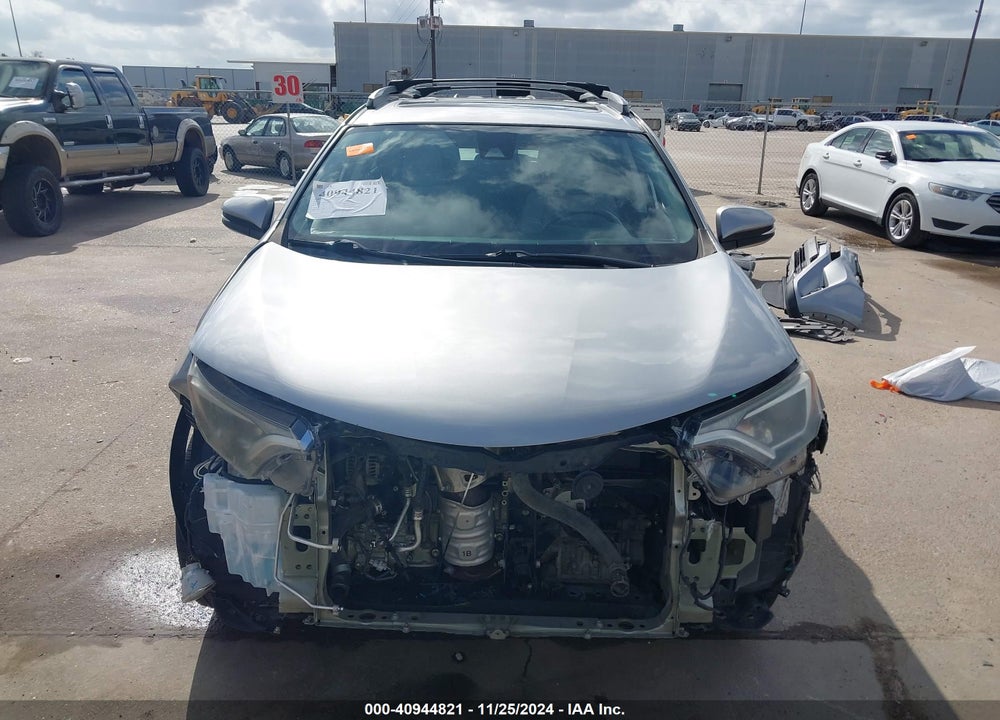 2017 TOYOTA RAV4 XLE VIN: 2T3WFREV5HW337787