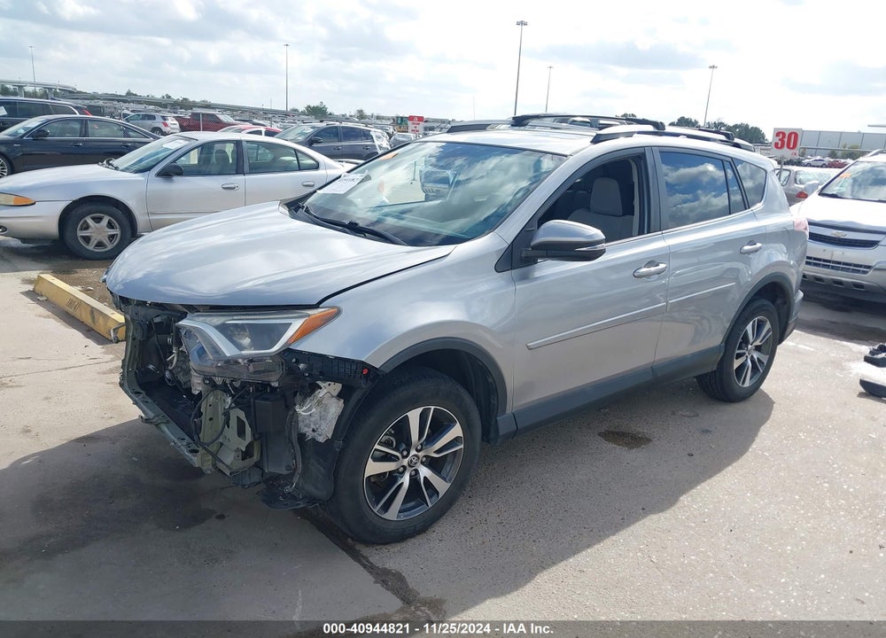 2017 TOYOTA RAV4 XLE VIN: 2T3WFREV5HW337787