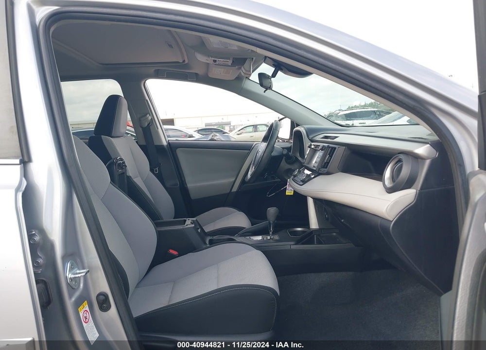2017 TOYOTA RAV4 XLE VIN: 2T3WFREV5HW337787