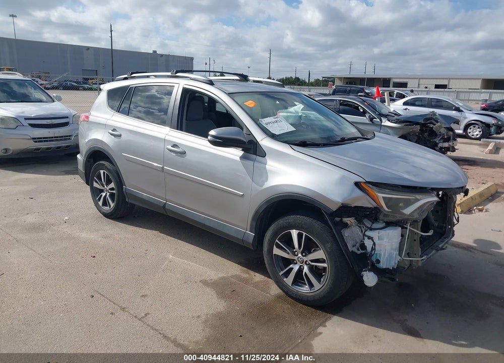 2017 TOYOTA RAV4 XLE VIN: 2T3WFREV5HW337787
