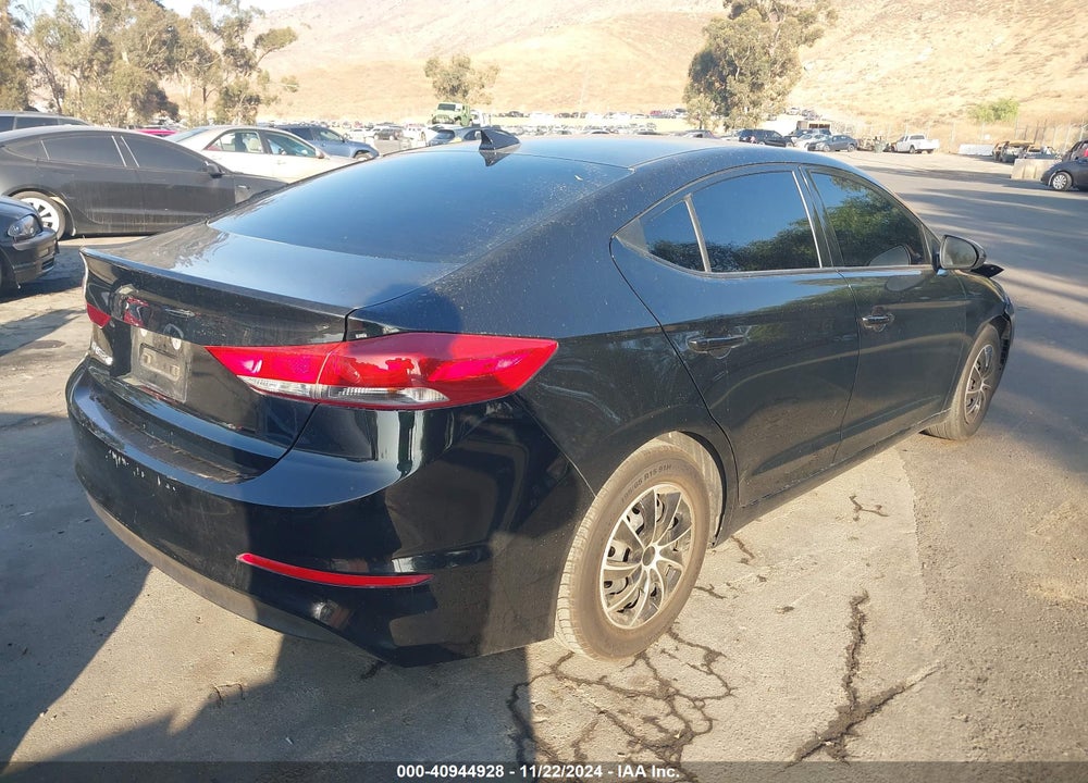 2018 HYUNDAI ELANTRA VIN: 5NPD84LF9JH336624