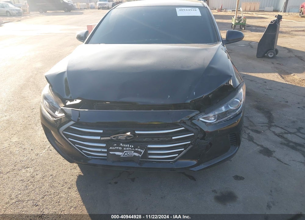 2018 HYUNDAI ELANTRA VIN: 5NPD84LF9JH336624