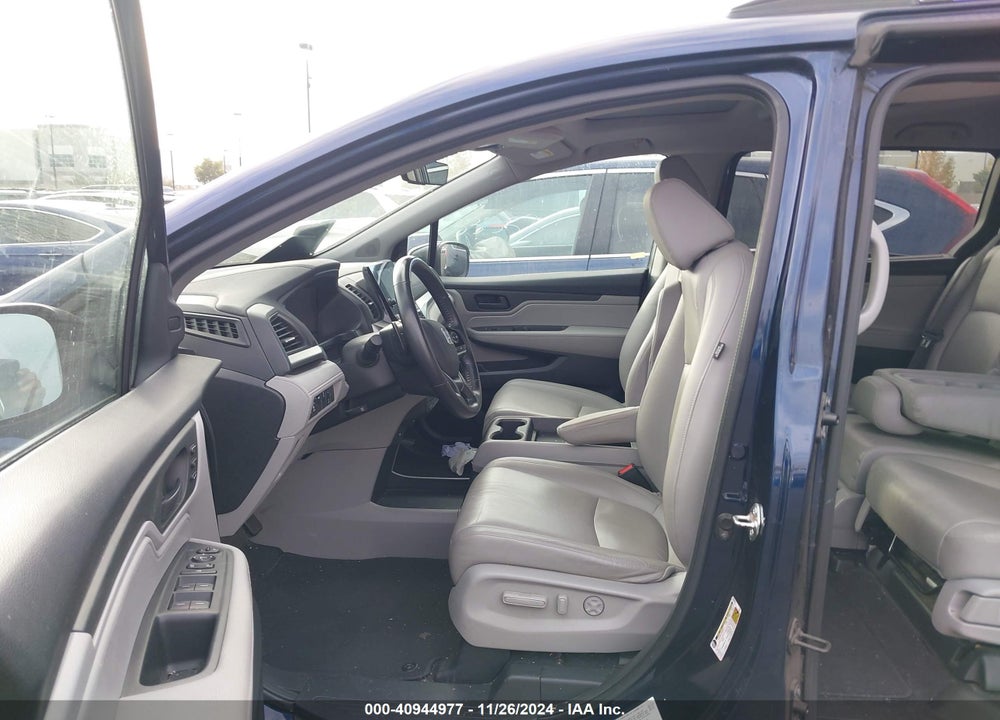 2018 HONDA ODYSSEY EX-L VIN: 5FNRL6H79JB067010