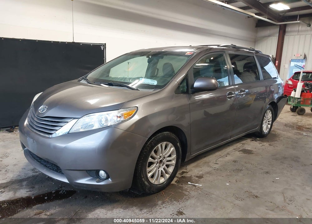 2015 TOYOTA SIENNA XLE 8 PASSENGER VIN: 5TDYK3DC0FS612143