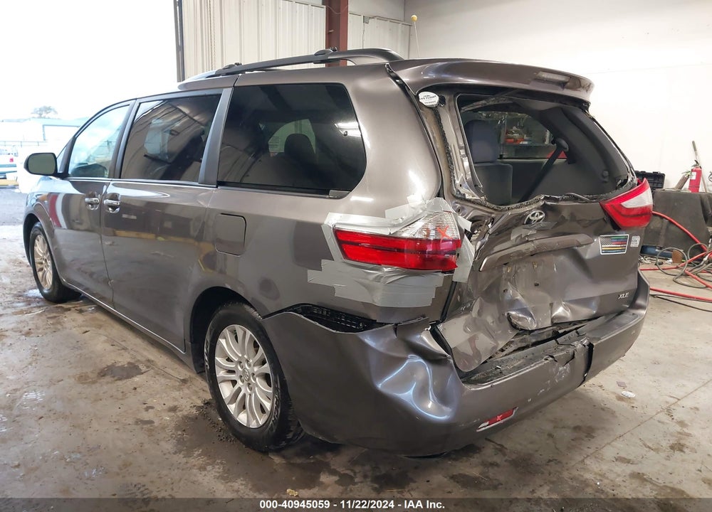 2015 TOYOTA SIENNA XLE 8 PASSENGER VIN: 5TDYK3DC0FS612143
