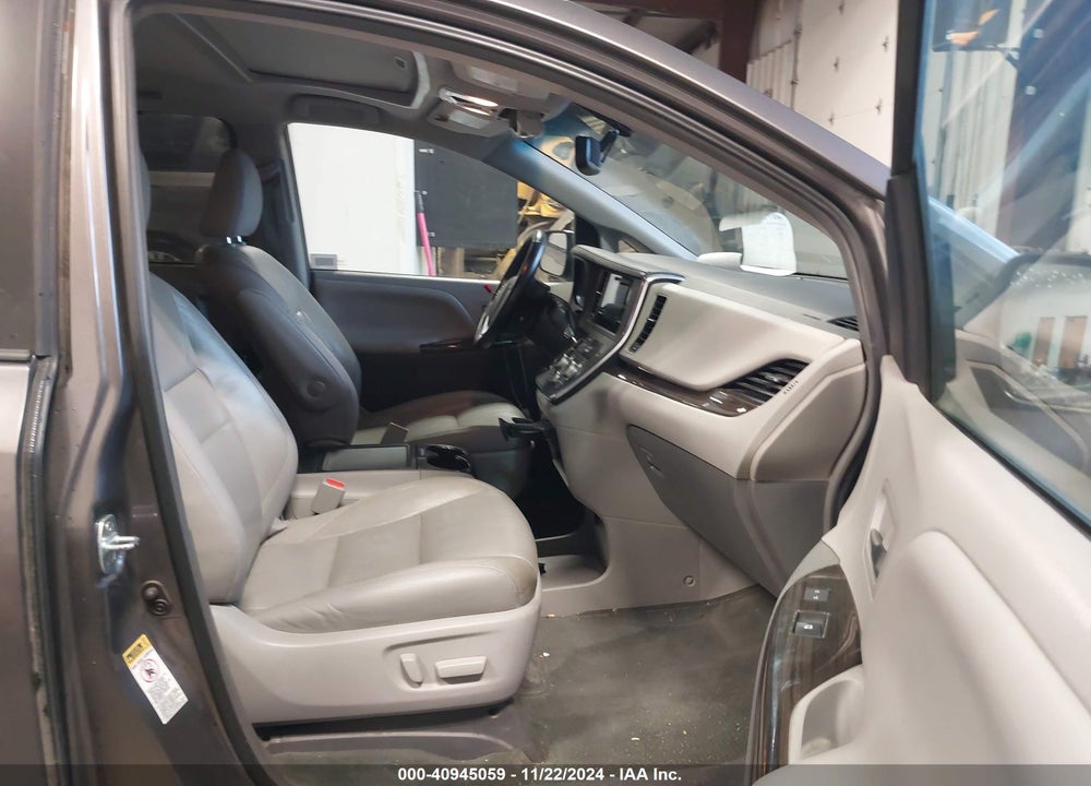 2015 TOYOTA SIENNA XLE 8 PASSENGER VIN: 5TDYK3DC0FS612143