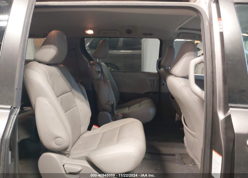 2015 TOYOTA SIENNA XLE 8 PASSENGER VIN: 5TDYK3DC0FS612143