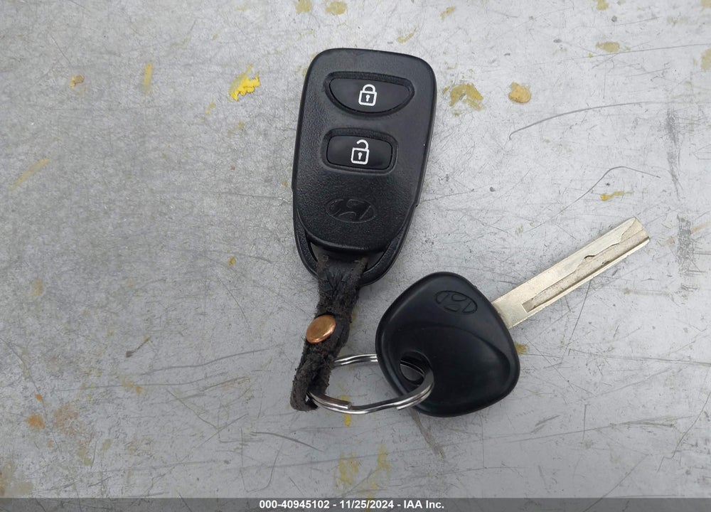 2013 HYUNDAI ACCENT SE VIN: KMHCU5AE1DU108436