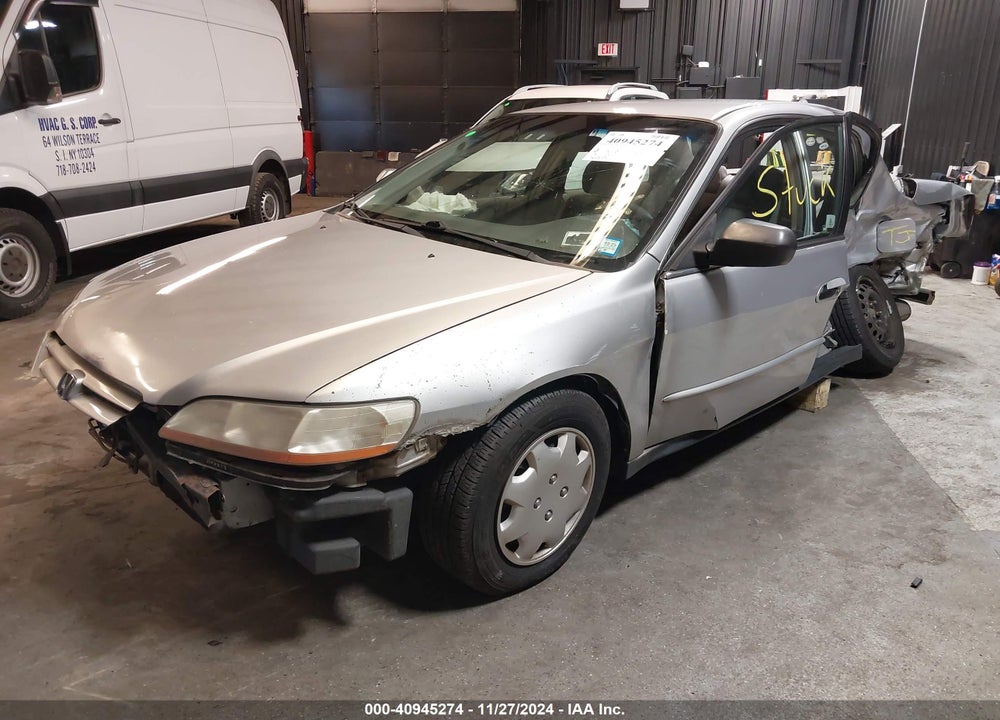 2001 HONDA ACCORD 3.0 LX VIN: 1HGCG16451A069319