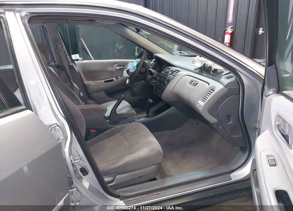 2001 HONDA ACCORD 3.0 LX VIN: 1HGCG16451A069319