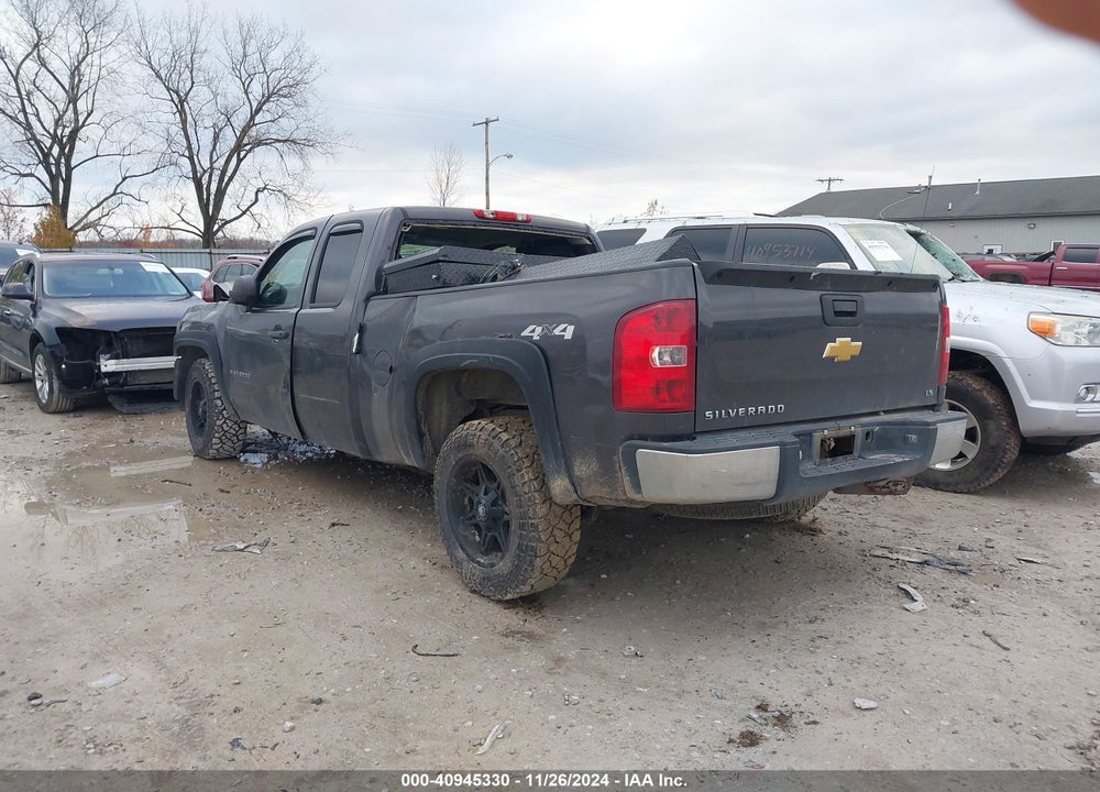 2011 CHEVROLET SILVERADO 1500 LS VIN: 1GCRKREA3BZ211585