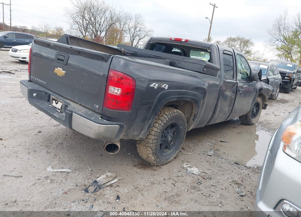 2011 CHEVROLET SILVERADO 1500 LS VIN: 1GCRKREA3BZ211585
