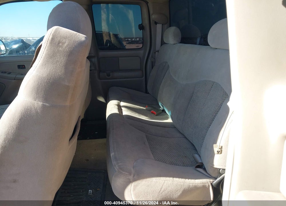 2002 CHEVROLET SILVERADO 1500 LS VIN: 2GCEC19T921211611