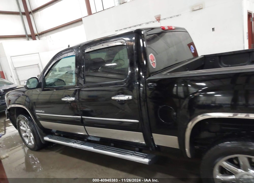 2011 GMC SIERRA 1500 DENALI VIN: 3GTP2XE20BG268881