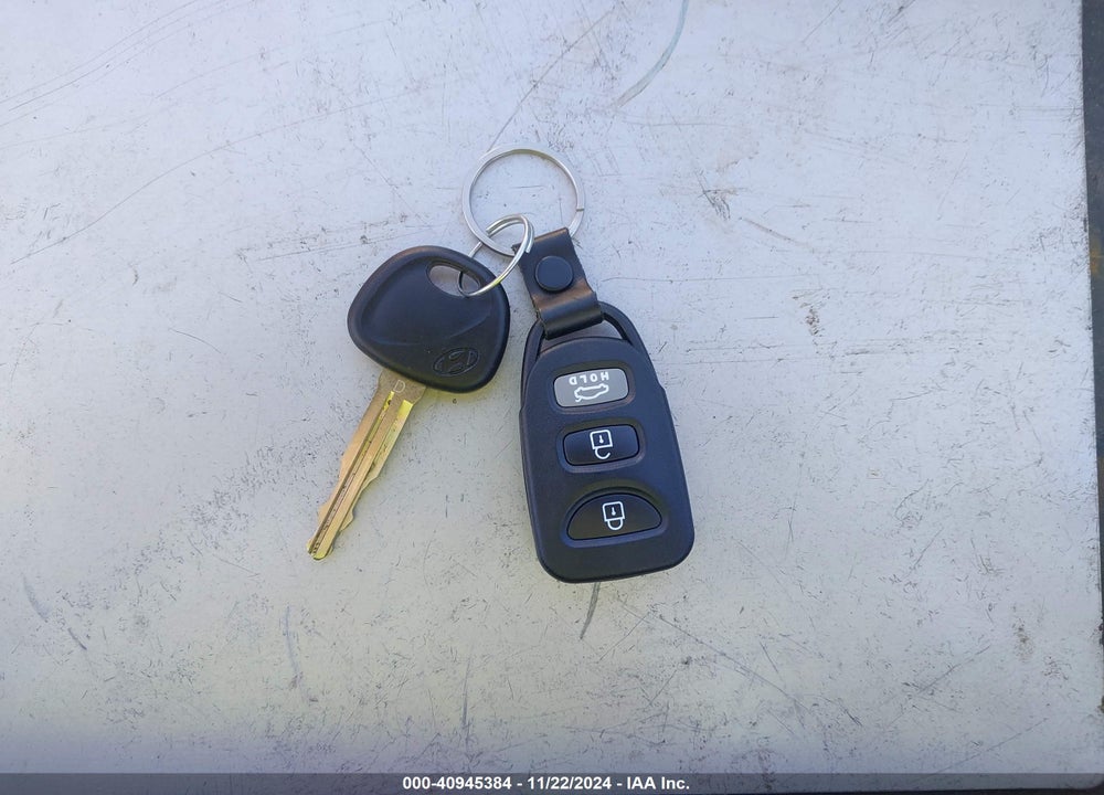 2010 HYUNDAI ELANTRA GLS VIN: KMHDU4AD3AU023826