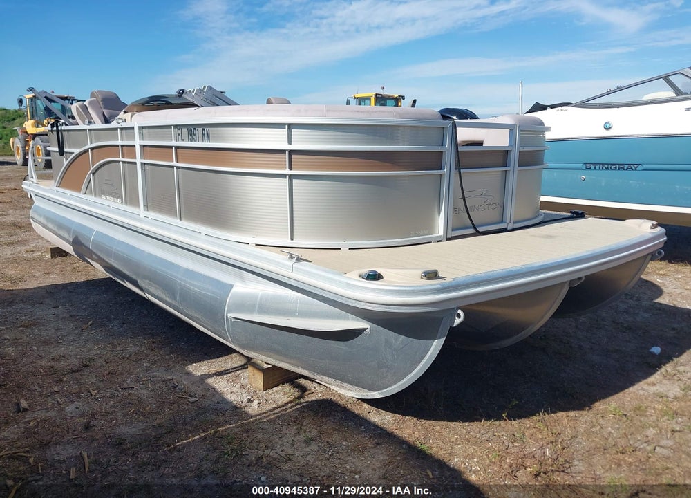 2018 BENNINGTON OTHER VIN: ETWF5702A818