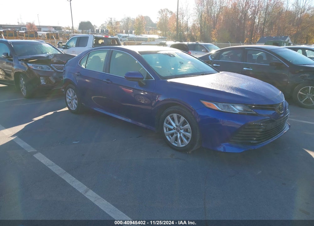 2018 TOYOTA CAMRY LE VIN: JTNB11HK2J3068040