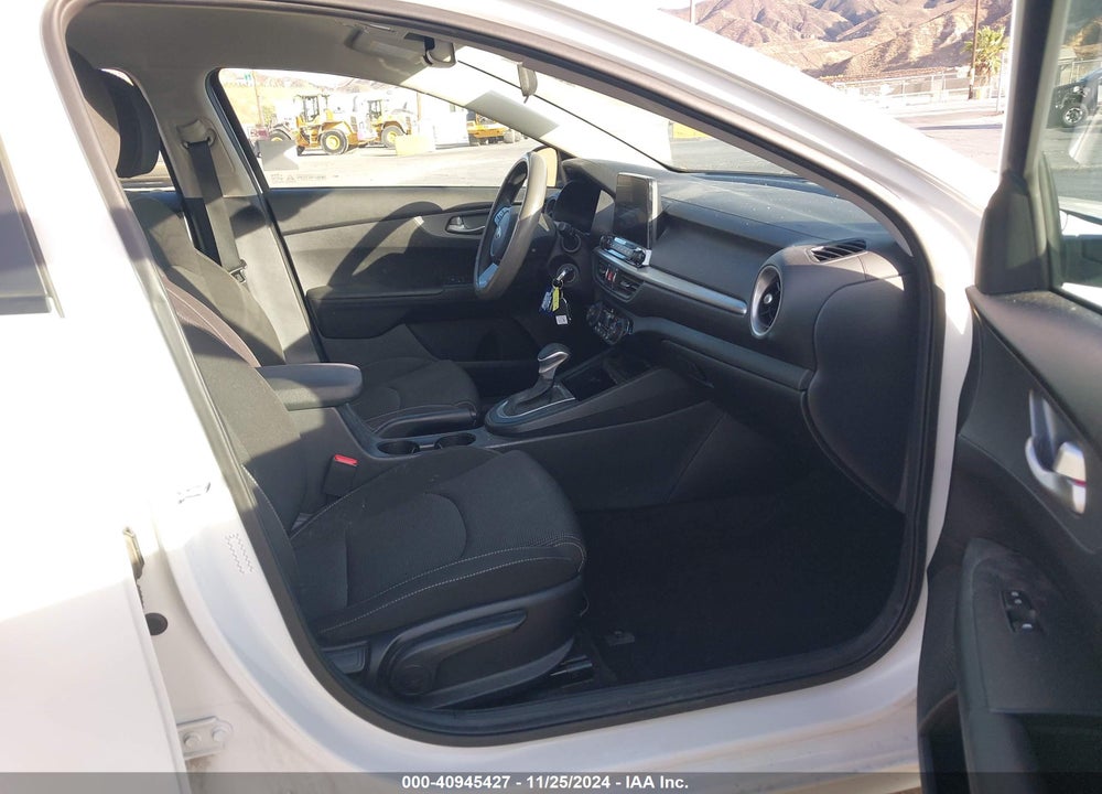2019 KIA FORTE LXS VIN: 3KPF24AD6KE082971