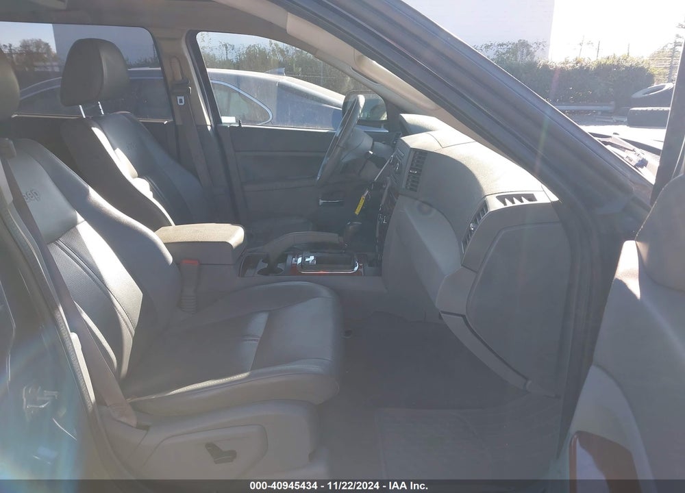 2005 JEEP GRAND CHEROKEE LIMITED VIN: 1J4HR58N05C544682