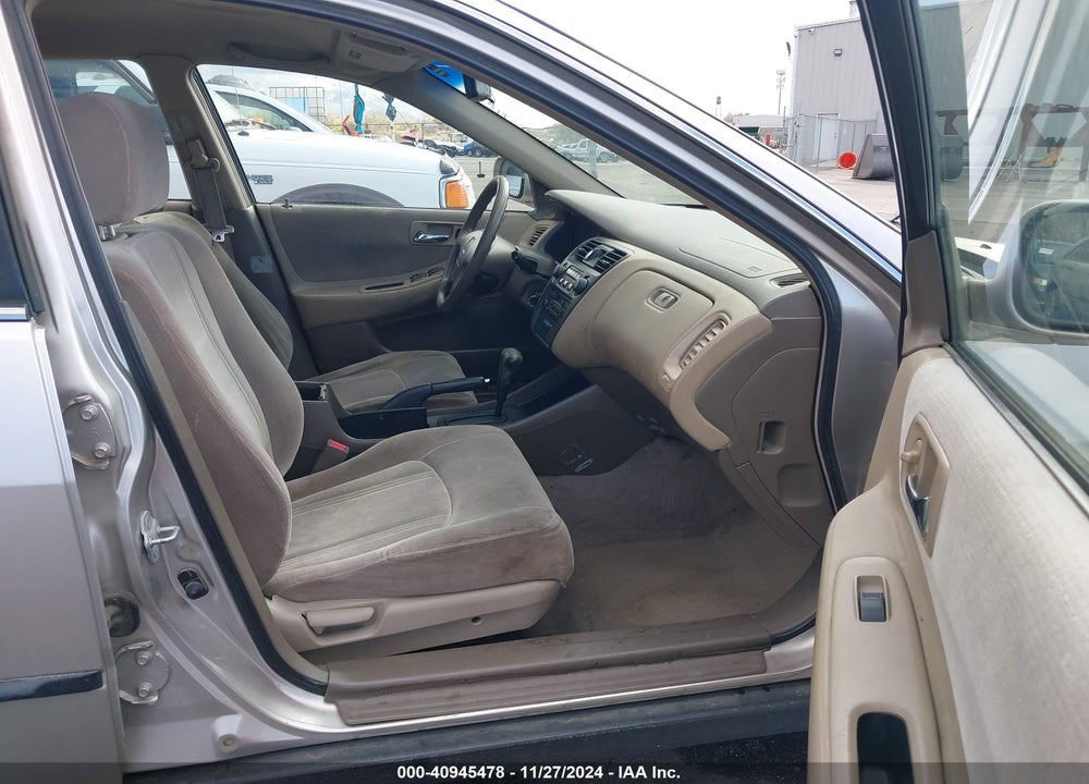 1999 HONDA ACCORD LX VIN: JHMCG5647XC004375