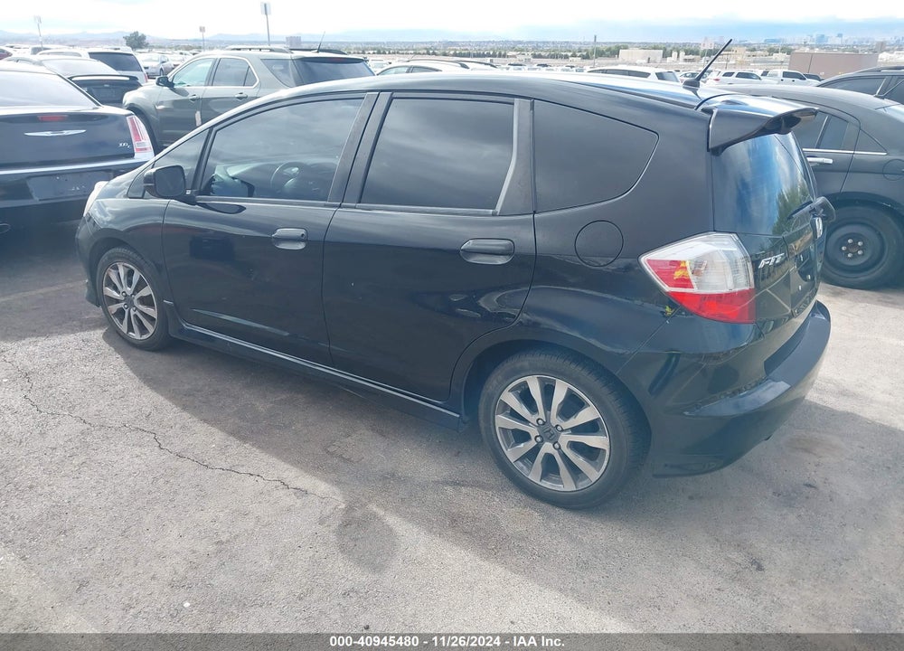 2013 HONDA FIT SPORT VIN: JHMGE8H59DC033399