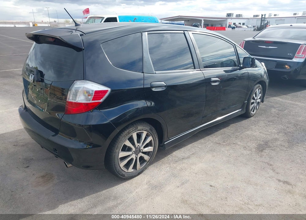 2013 HONDA FIT SPORT VIN: JHMGE8H59DC033399