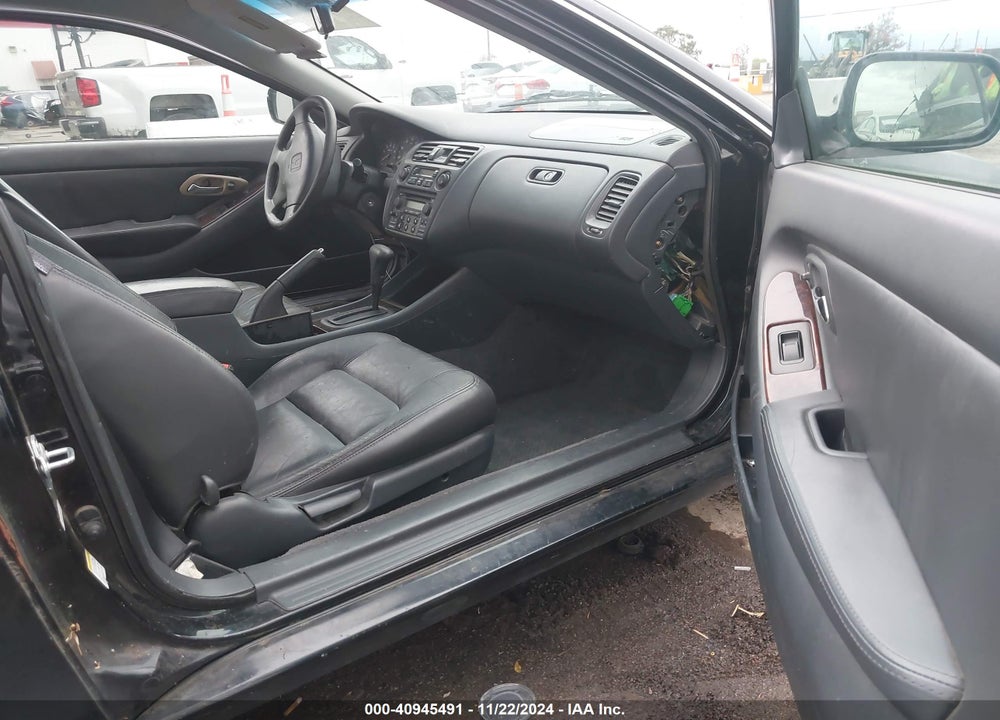 2000 HONDA ACCORD 3.0 EX VIN: 1HGCG225XYA044527