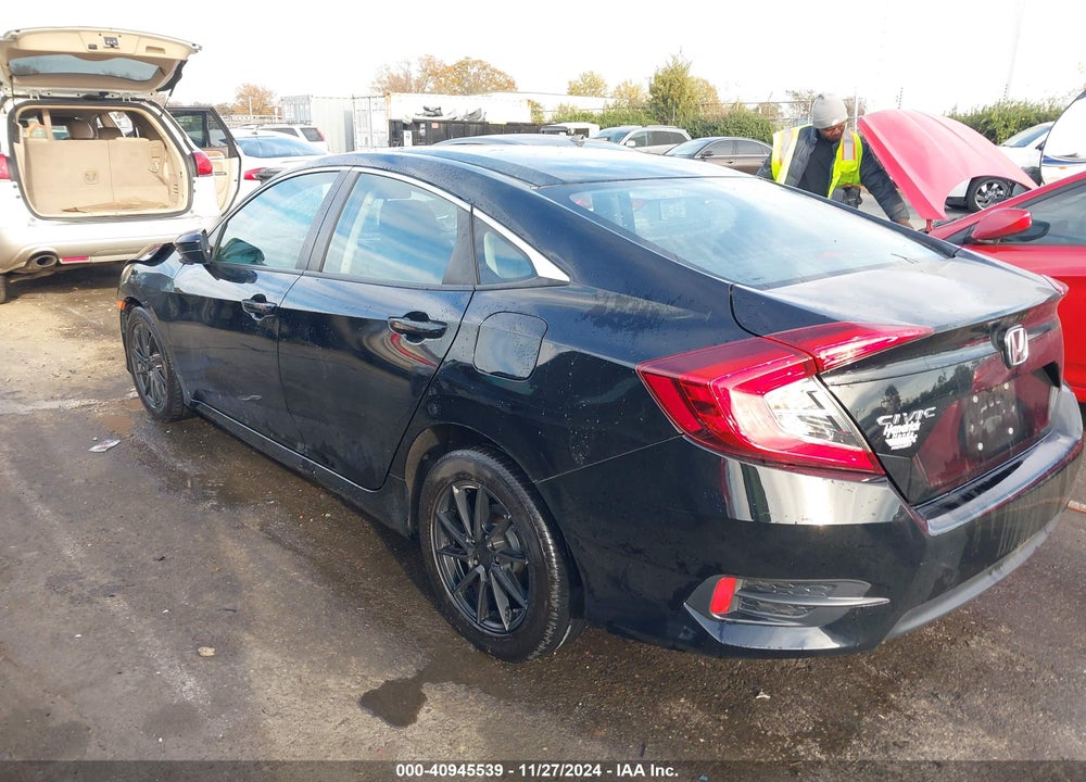 2018 HONDA CIVIC LX VIN: 2HGFC2F5XJH602239