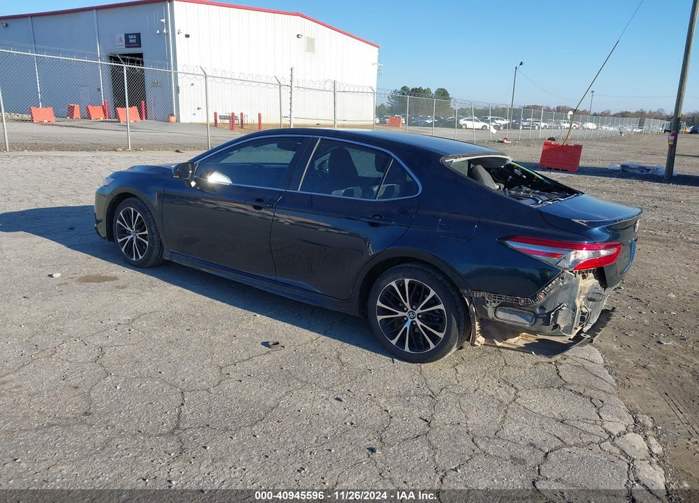2018 TOYOTA CAMRY SE VIN: 4T1B11HK2JU552865