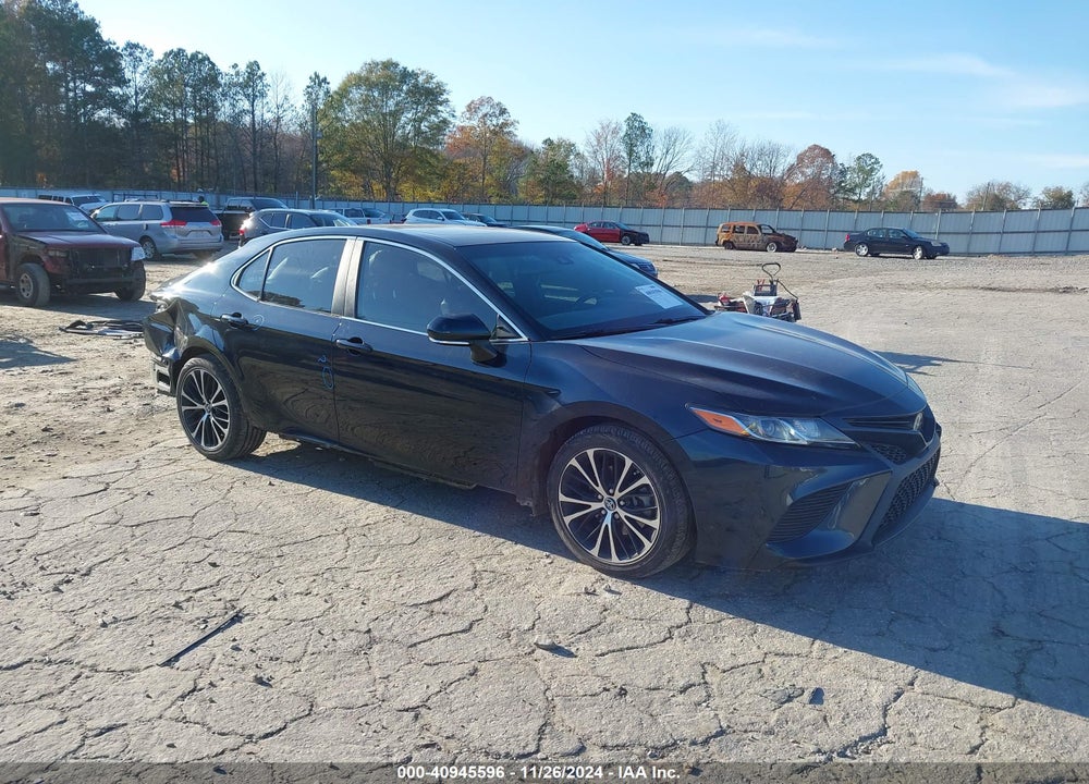 2018 TOYOTA CAMRY SE VIN: 4T1B11HK2JU552865