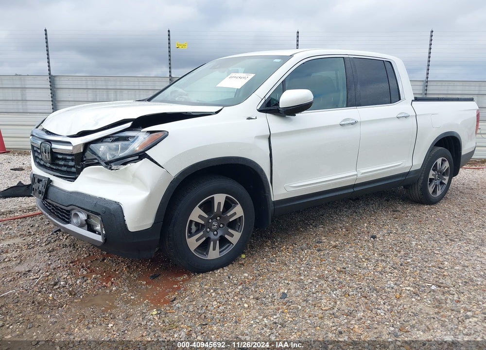 2017 HONDA RIDGELINE RTL-E VIN: 5FPYK3F72HB035422
