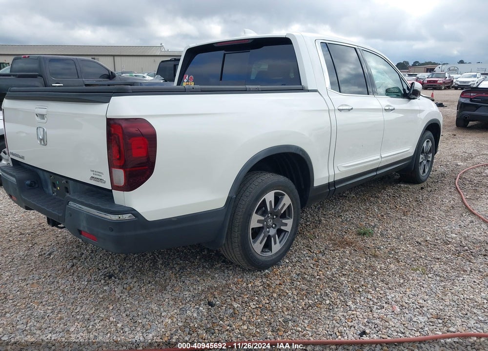 2017 HONDA RIDGELINE RTL-E VIN: 5FPYK3F72HB035422