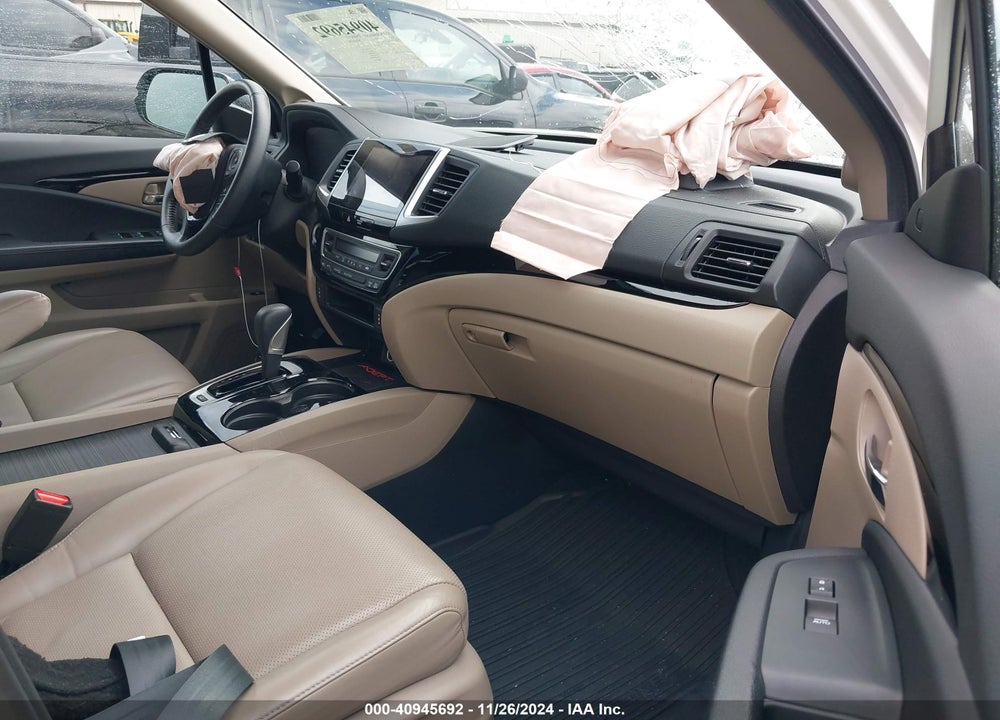 2017 HONDA RIDGELINE RTL-E VIN: 5FPYK3F72HB035422
