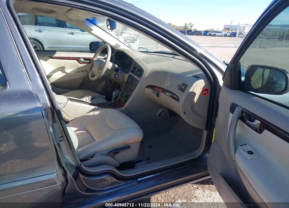 2007 VOLVO V70 2.4 VIN: YV1SW612372660522