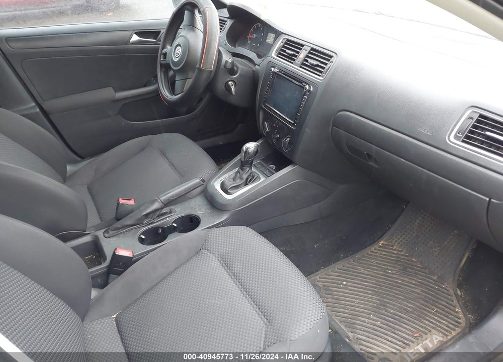2011 VOLKSWAGEN JETTA 2.0L S VIN: 3VW2K7AJXBM306011
