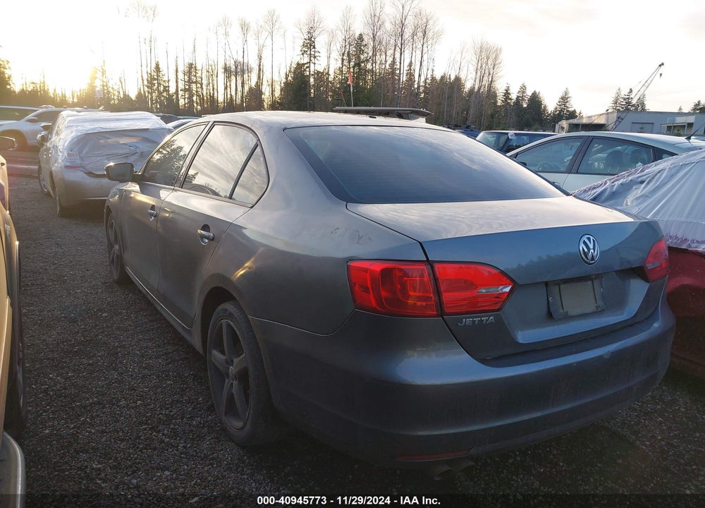 2011 VOLKSWAGEN JETTA 2.0L S VIN: 3VW2K7AJXBM306011