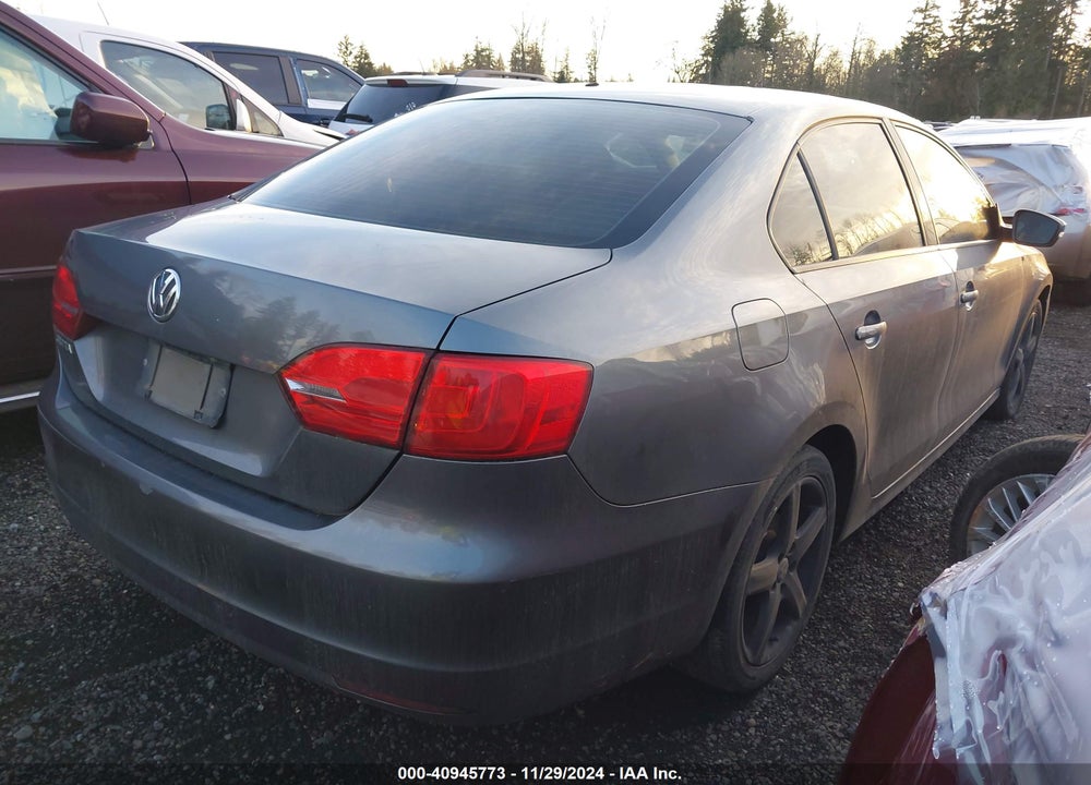 2011 VOLKSWAGEN JETTA 2.0L S VIN: 3VW2K7AJXBM306011