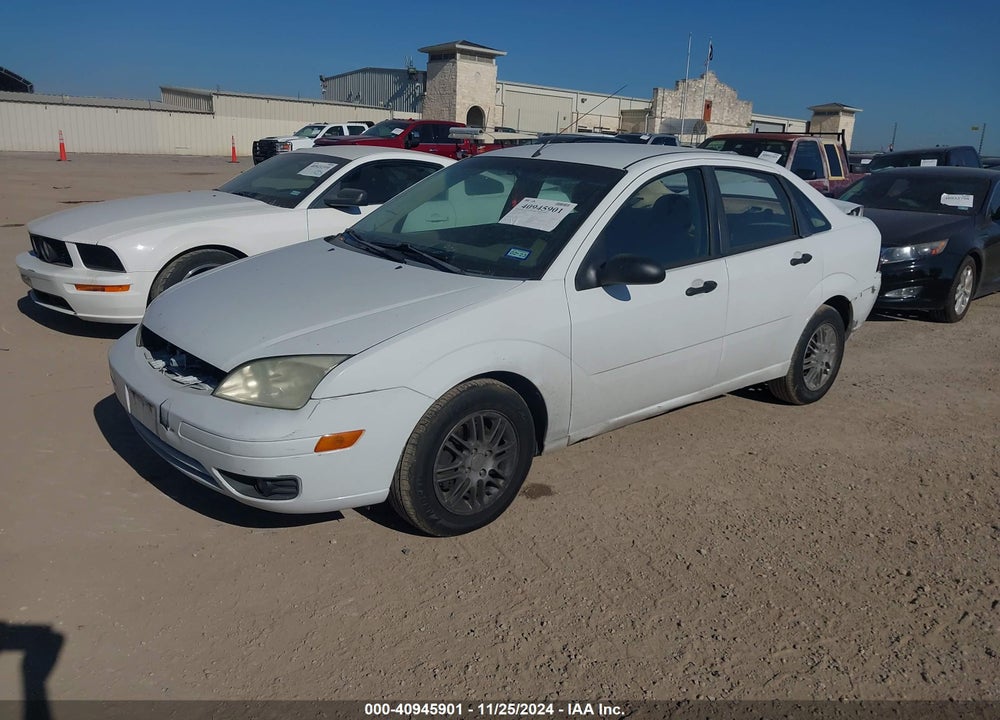 2005 FORD FOCUS ZX4 VIN: 1FAHP34N75W236824