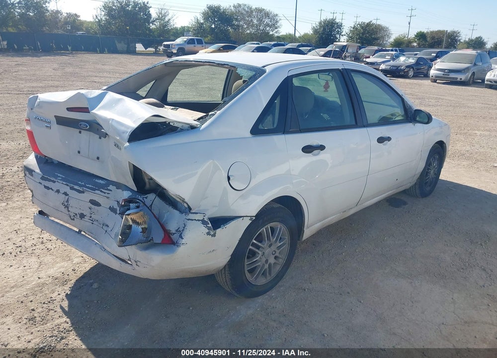 2005 FORD FOCUS ZX4 VIN: 1FAHP34N75W236824