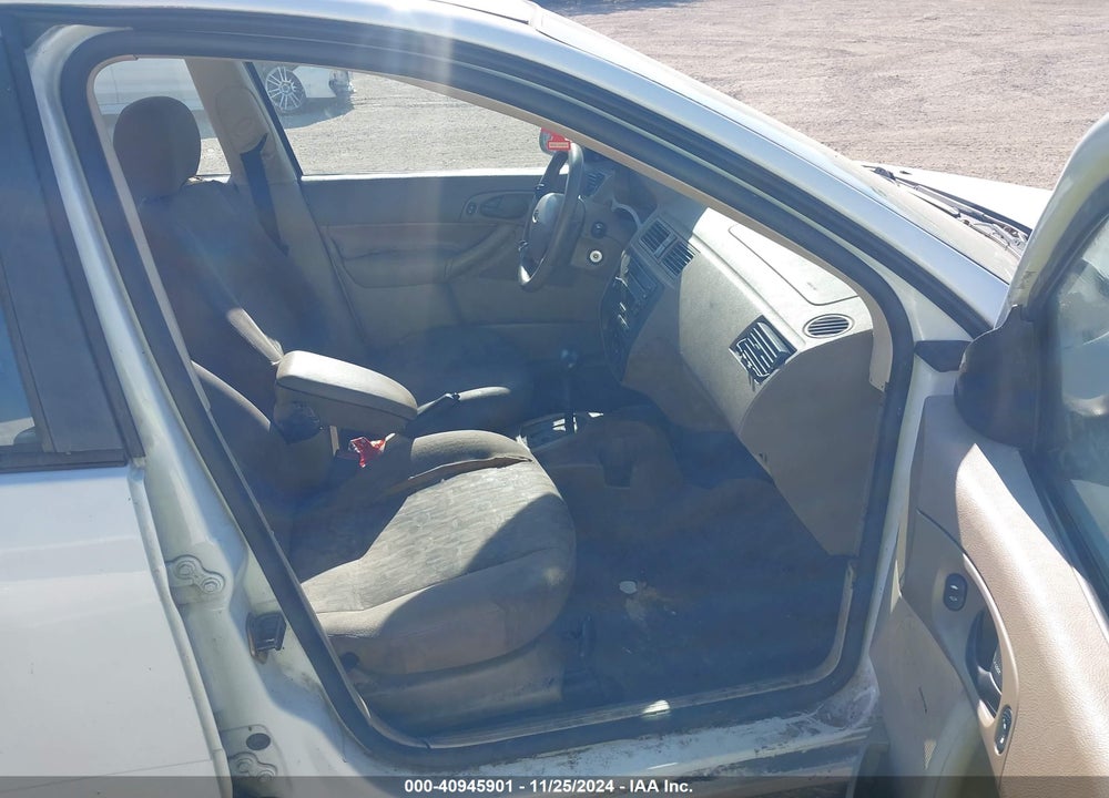2005 FORD FOCUS ZX4 VIN: 1FAHP34N75W236824