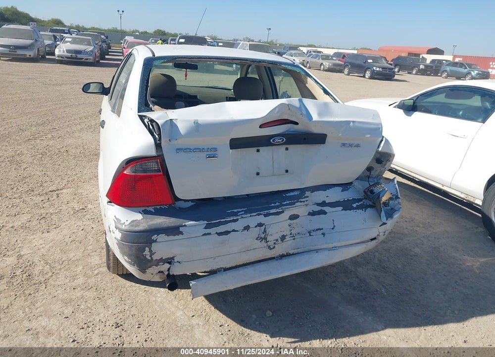 2005 FORD FOCUS ZX4 VIN: 1FAHP34N75W236824