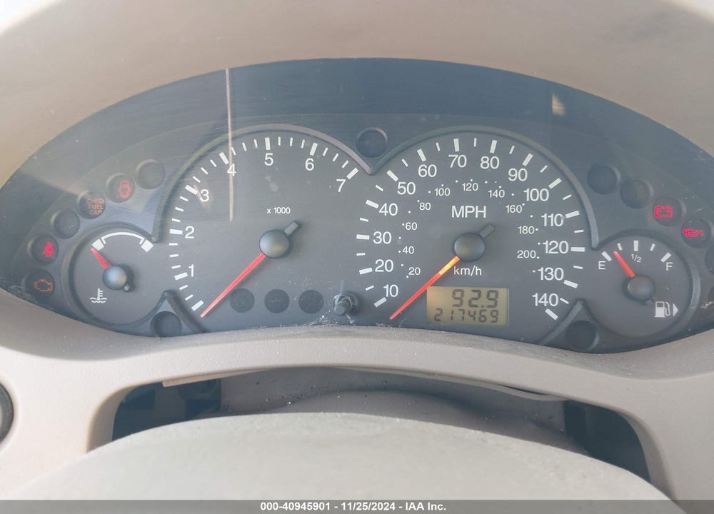 2005 FORD FOCUS ZX4 VIN: 1FAHP34N75W236824