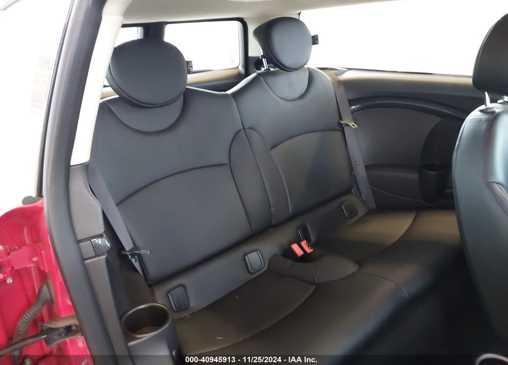 2011 MINI COOPER S CLUBMAN VIN: WMWZG3C54BTY35223