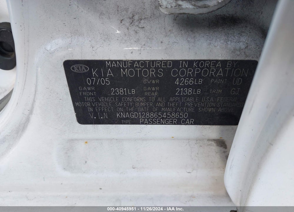 2006 KIA OPTIMA VIN: KNAGD128865458650