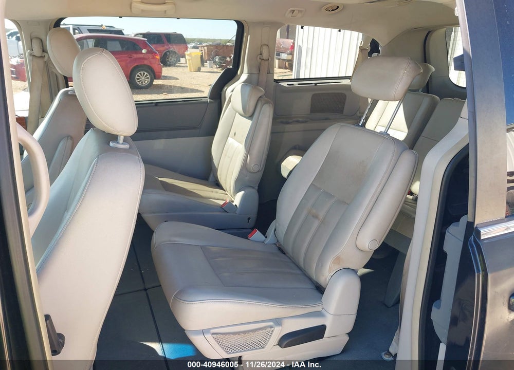 2009 CHRYSLER TOWN & COUNTRY VIN: 2A8HR54159R524667
