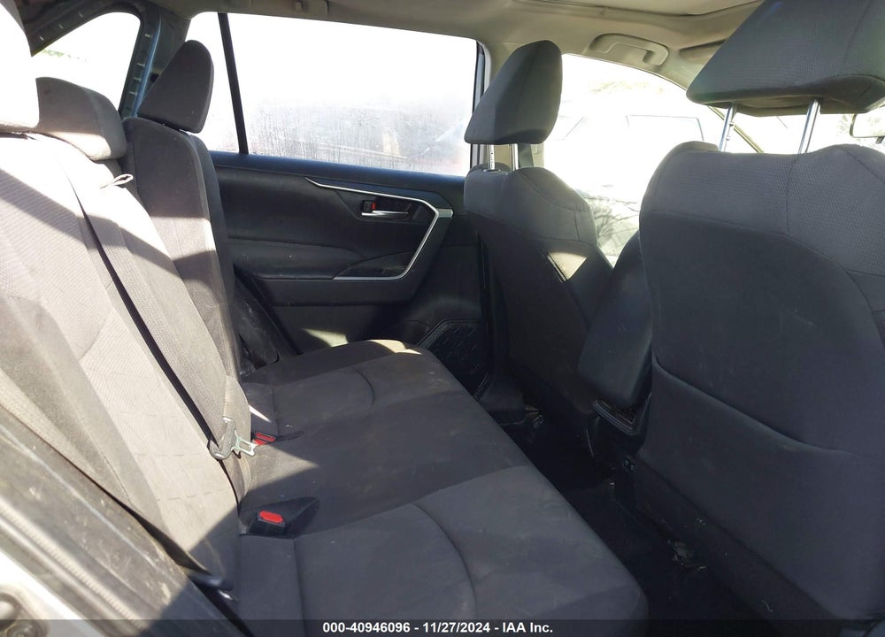 2019 TOYOTA RAV4 XLE VIN: JTMP1RFV3KD007586