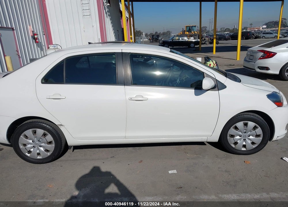 2009 TOYOTA YARIS VIN: JTDBT903894050195