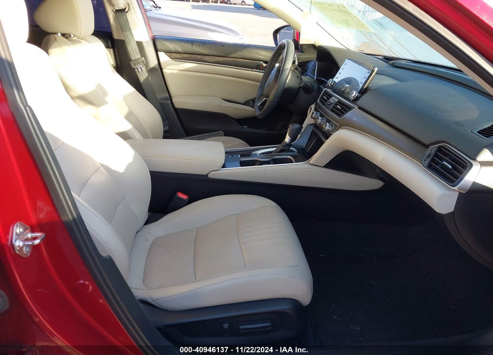 2018 HONDA ACCORD TOURING VIN: 1HGCV1F95JA096120